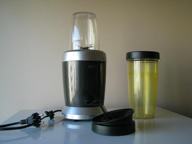 Mocny robot blendujący Hoffen, stołowy blender kielichowy