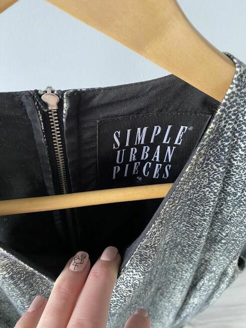 Sukienka firmy Simple