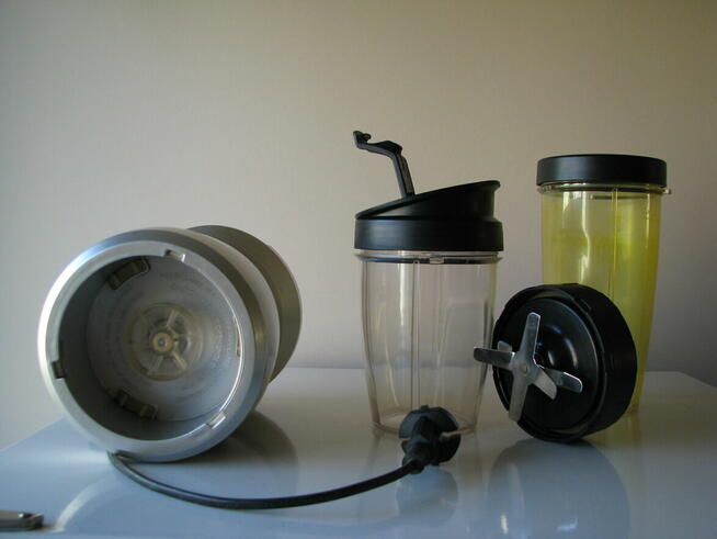 Mocny robot blendujący Hoffen, stołowy blender kielichowy