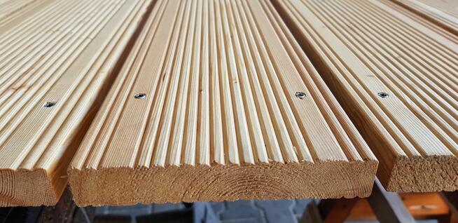 Deska tarasowa modrzew syberyjski ryflowana taras 24x145mm