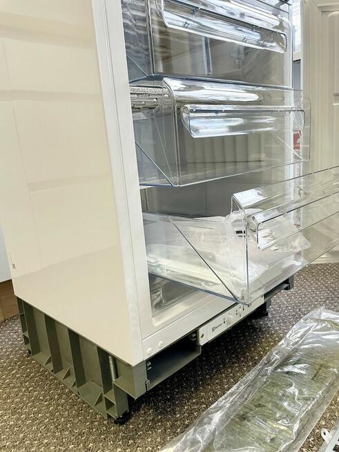 Nowa zamrażarka szufladowa do zabudowy ELECTROLUX LYB2AF82S