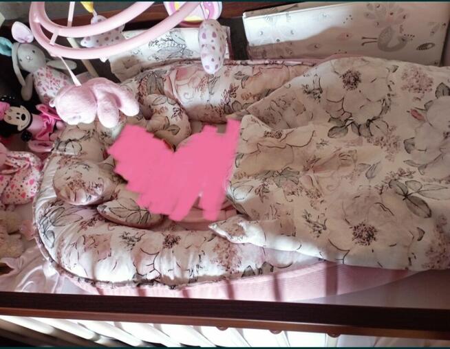 Kokon dla dziewczynki z dodatkami