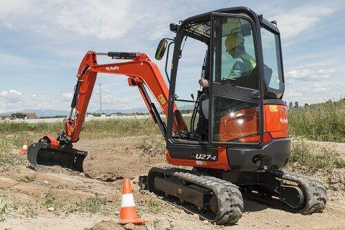 Operator koparkoładowarki, teżB2B