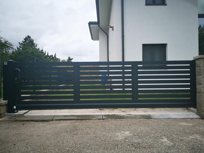 nowoczesna brama aluminiowa Wysoka jakość ALUBRAM