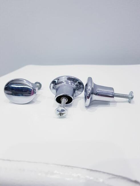 Zestaw ozdobnych klamek, uchwytów do komody, szafek nocnych