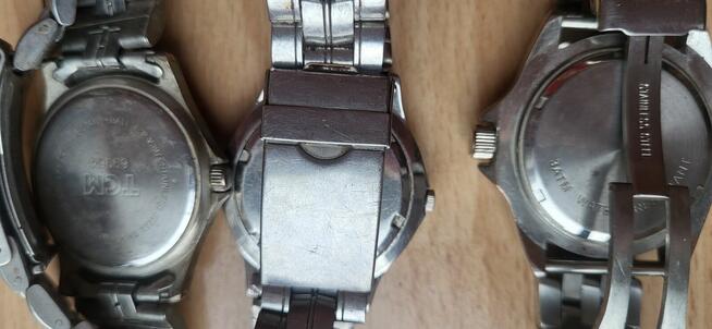 Sprzedam zegarki , w zegarkach baterie sa do wymiany