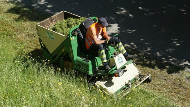 Koszenie trawników utrzymanie terenów zielonych