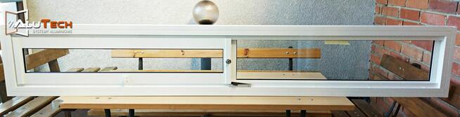 Okno przesuwane w bok doprzyczepy gastronomicznej kontenera