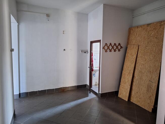 Lokal handlowo-usługowy w centrum miasta przy DK28