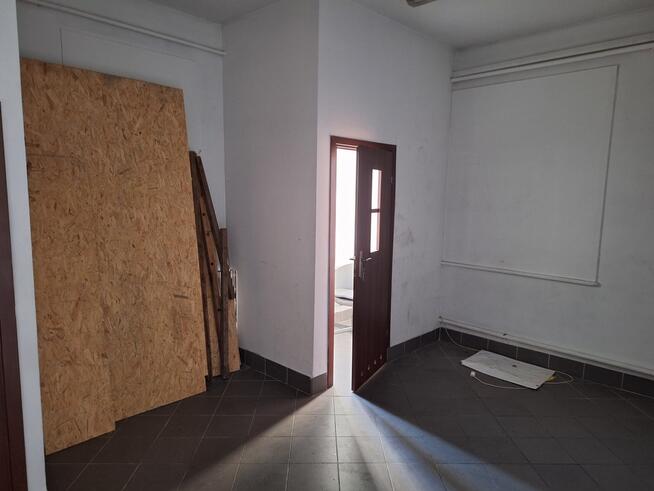 Lokal handlowo-usługowy w centrum miasta przy DK28