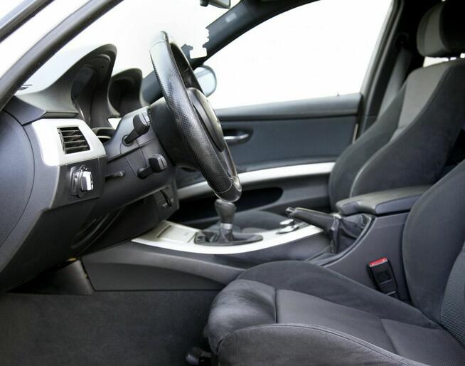 BMW 320 M PAKIET/Alcantara/6 Biegów/BiXenon/Parktronic/Serwisowany/GWARANCJA