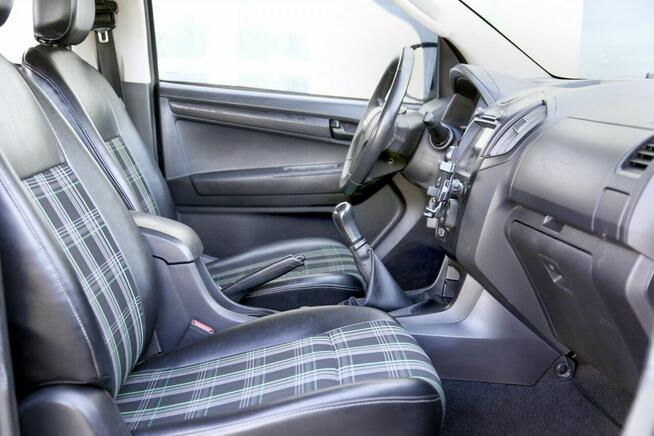 Isuzu D-Max 4x4/Navi/Pół skóry/ 6 Biegów/Serwisowany/Zarejestr/ GWARANCJA