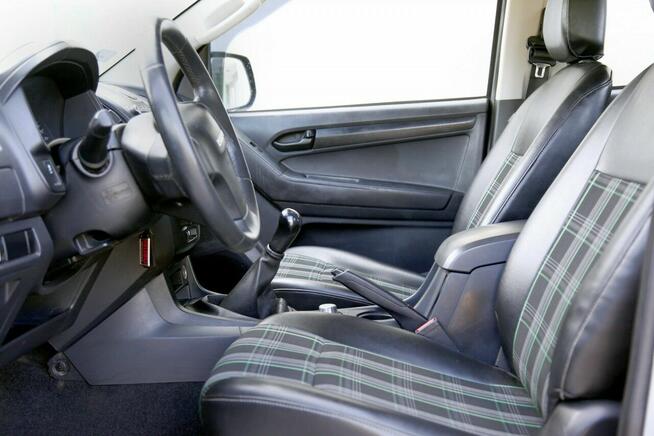 Isuzu D-Max 4x4/Navi/Pół skóry/ 6 Biegów/Serwisowany/Zarejestr/ GWARANCJA