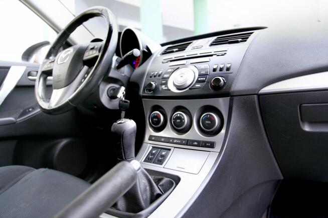 Mazda 3 1.6 105PS/Klimatronic/Parktronic/ Bezwyp/Serwisowany/GWARANCJA