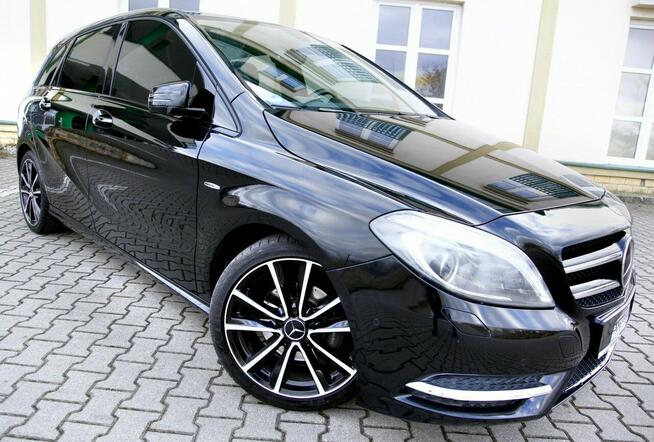Mercedes B 180 AMGEDITION/BiXenon/Półskóry/Automat 7G-DCT/ SerwisASO/1 Ręka/GWARANCJA