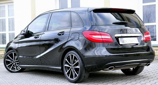 Mercedes B 180 AMGEDITION/BiXenon/Półskóry/Automat 7G-DCT/ SerwisASO/1 Ręka/GWARANCJA