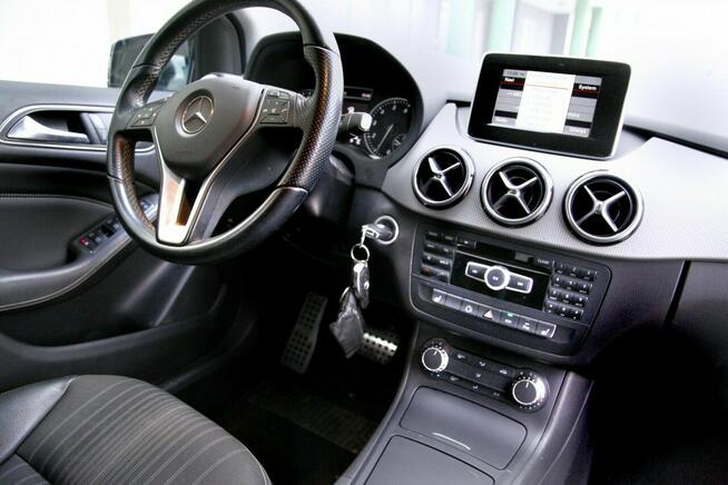 Mercedes B 180 AMGEDITION/BiXenon/Półskóry/Automat 7G-DCT/ SerwisASO/1 Ręka/GWARANCJA