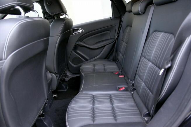 Mercedes B 180 AMGEDITION/BiXenon/Półskóry/Automat 7G-DCT/ SerwisASO/1 Ręka/GWARANCJA