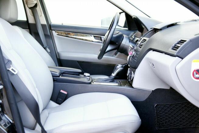 Mercedes C 230 7GTronic/Avantgarde/BiXenon/Półskóry/Gaz Sekwencja LPG/ Serwis/GWARANT