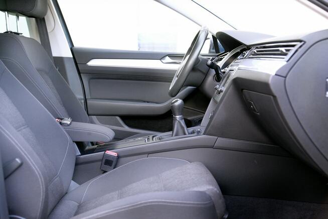Volkswagen Passat Highline/FuLLLed/Navi/KameraCof/6 Biegów/ Parktronic/SerwisASO/GWARANT