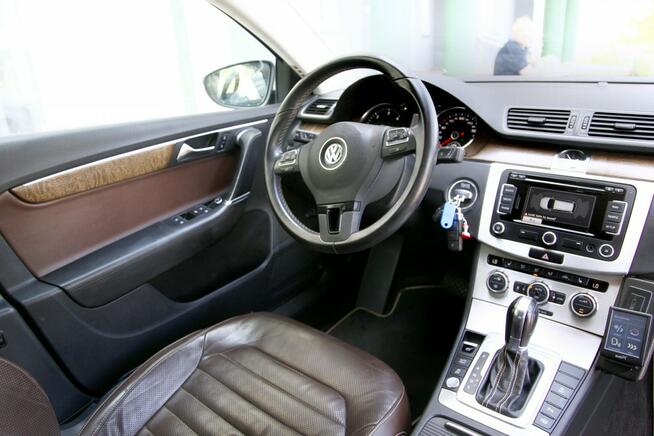 Volkswagen Passat EXCLUSIVE/DSG/ Skóry/Navi/Kamera/BiXenon/ Parktronic/Serwis/GWARANCJA
