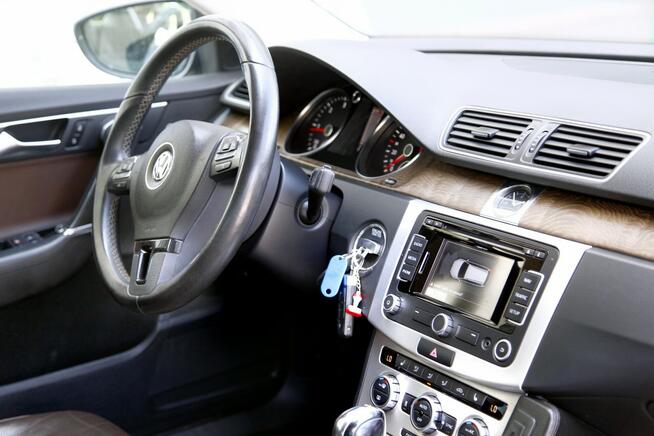 Volkswagen Passat EXCLUSIVE/DSG/ Skóry/Navi/Kamera/BiXenon/ Parktronic/Serwis/GWARANCJA