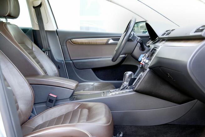 Volkswagen Passat EXCLUSIVE/DSG/ Skóry/Navi/Kamera/BiXenon/ Parktronic/Serwis/GWARANCJA