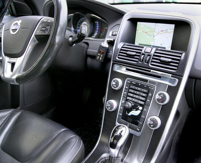 Volvo XC 60 RDESIGN/Navi/Kamera/Panorama/Skóry/ HarmanKardon/Serwis/GWARANCJA