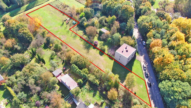 Duża działka budowlana w spokojnej okolicy