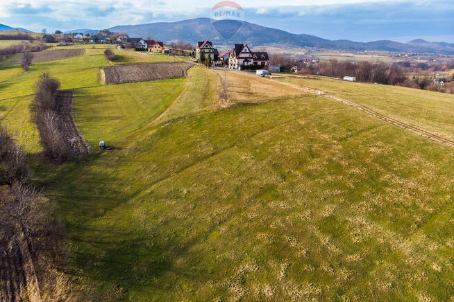Działka budowlano-usługowa Stróża