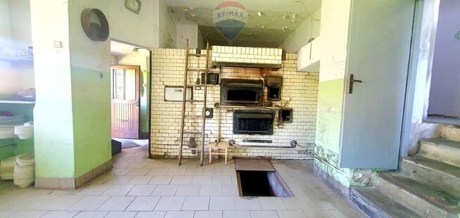 Budynek mieszkalny z częścią usługową