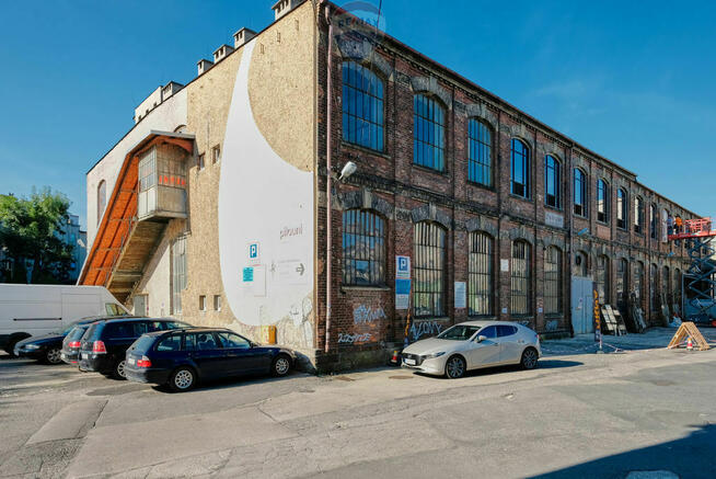 Centrum, bezpłatny parking, do remontu