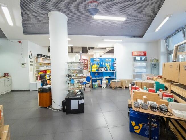 BLACK WEEKS Sklep/usługi/witryna/miejsca postojowe