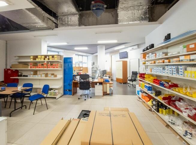 Sklep usługi witryna Chorzowska •miejsca postojowe