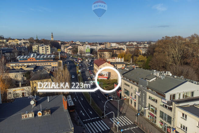 Działka pod zabudowę usługowo-handlowo-mieszkalną.