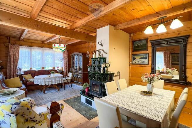 BLACK WEEKS - Drewniany dom w stylu zakopiańskim