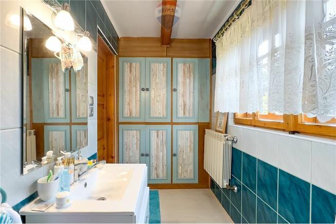 BLACK WEEKS - Drewniany dom w stylu zakopiańskim