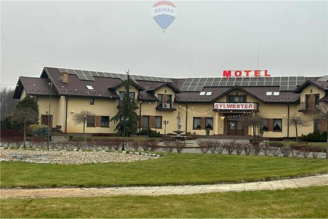 Hotel z Restauracją trasa 735 przy węźle S7