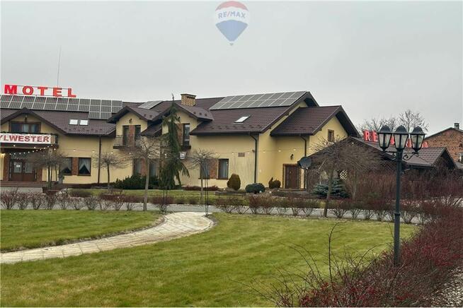 Hotel z Restauracją trasa 735 przy węźle S7