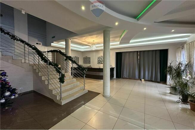 Hotel z Restauracją trasa 735 przy węźle S7