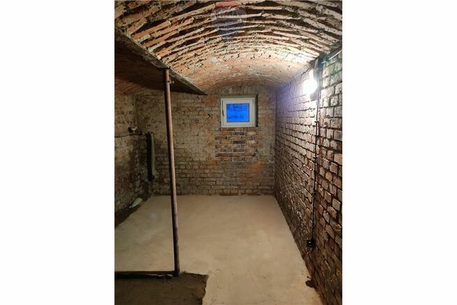 Klimatyczna piwnica przy dworcu Jasienica-Jaworze