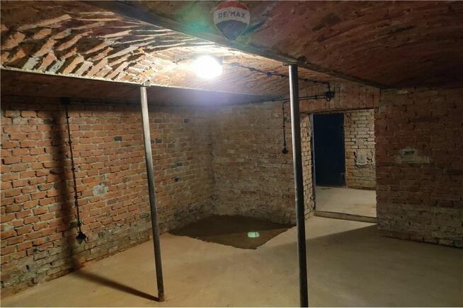 Klimatyczna piwnica przy dworcu Jasienica-Jaworze