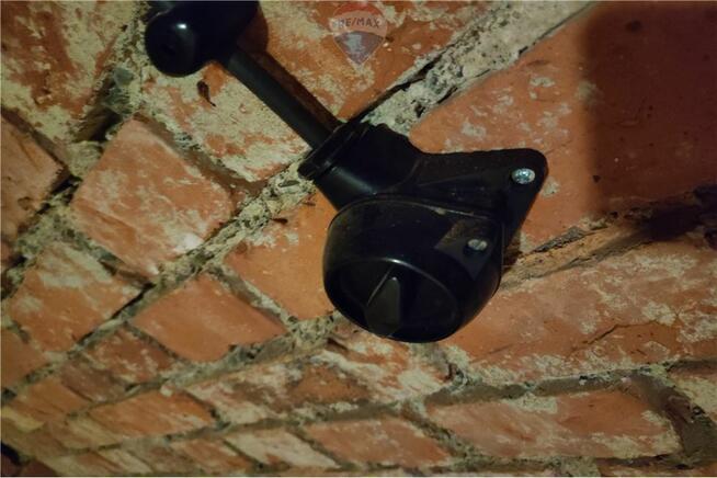 Klimatyczna piwnica przy dworcu Jasienica-Jaworze