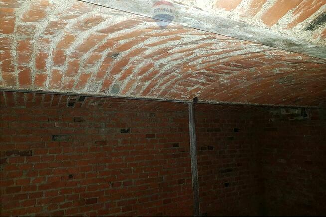 Klimatyczna piwnica przy dworcu Jasienica-Jaworze