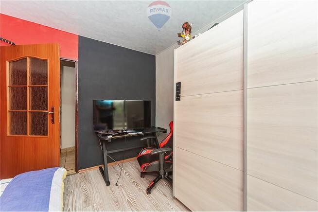 Dom z usługami posiada pompę ciepła, fotowoltaikę