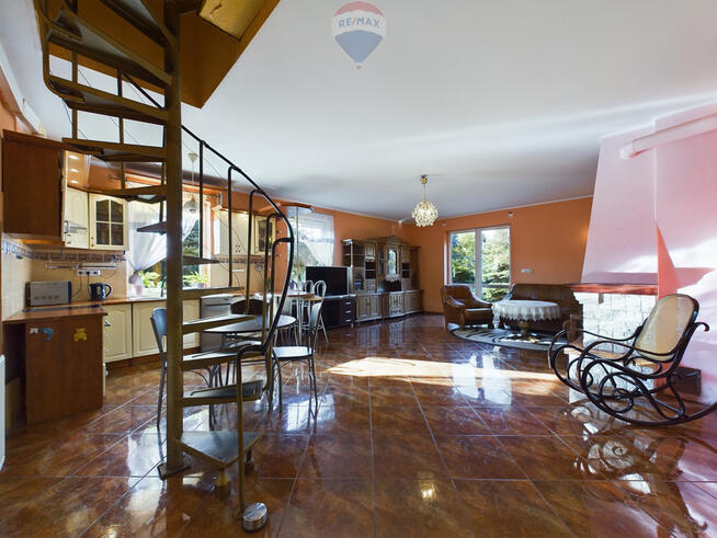 Dom w otoczeniu pięknej zieleni!!!