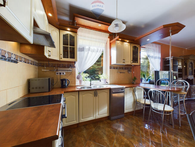 Dom w otoczeniu pięknej zieleni!!!