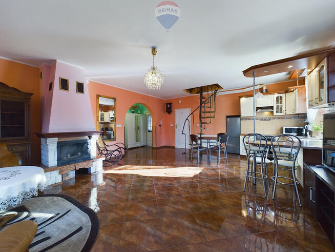 Dom w otoczeniu pięknej zieleni!!!