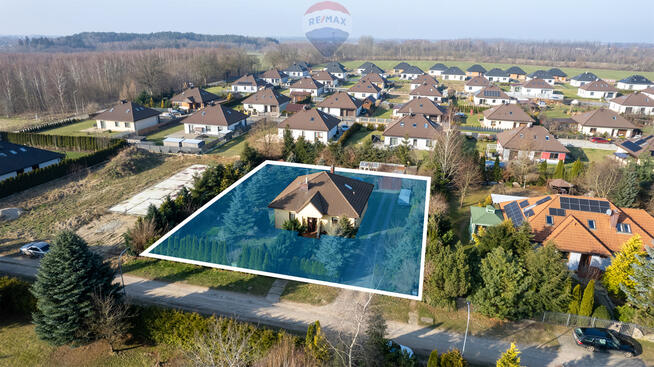 Dom w otoczeniu pięknej zieleni!!!