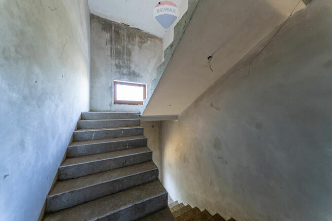 Na sprzedaż! Stolarnia z budynkiem mieszkalnym.